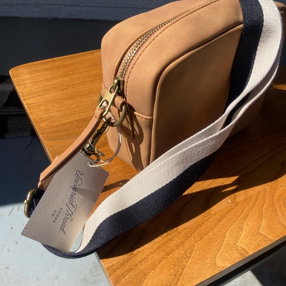 Crossbody Universal Thread purse bag - Picture 6 of 9